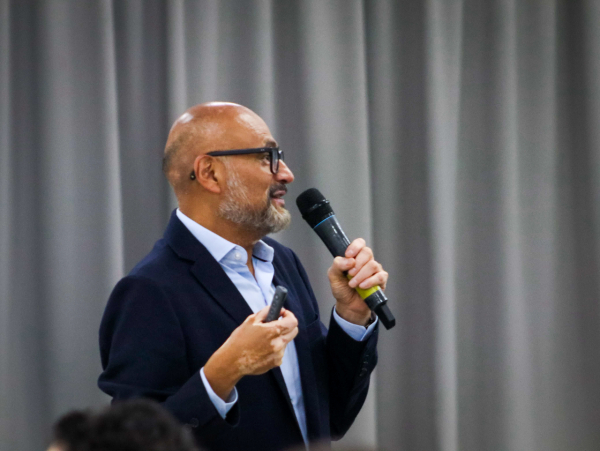 Lecci&oacute;n inaugural de posgrados por Juan Pablo V&aacute;zquez Guti&eacute;rrez