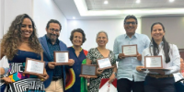 Docentes y grupos de investigaci&oacute;n de la Facultad de Ciencias Sociales y Econ&oacute;micas fueron reconocidos en acto solemne