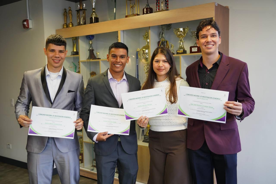 Estudiantes del programa de Econom&iacute;a obtuvieron el tercer lugar en Concurso de Econom&iacute;a